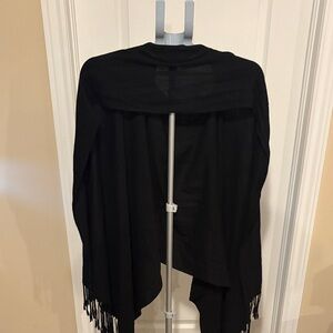 Pashmama Black nursing cover.